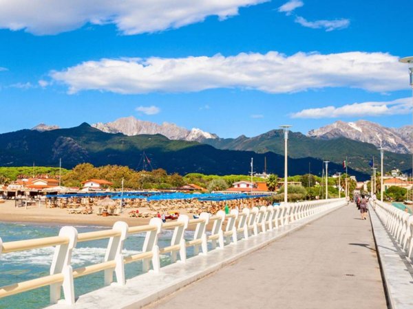 casa indipendente in vendita a Forte dei Marmi