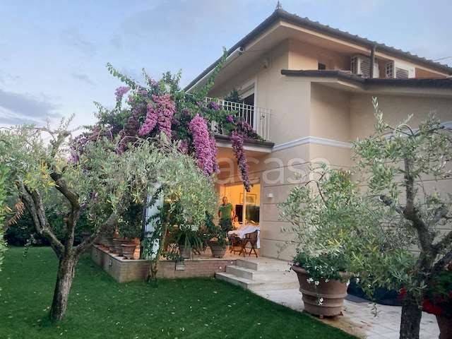 casa indipendente in vendita a Forte dei Marmi