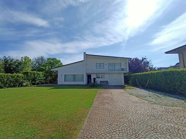 casa indipendente in vendita a Forte dei Marmi in zona Vittoria Apuana
