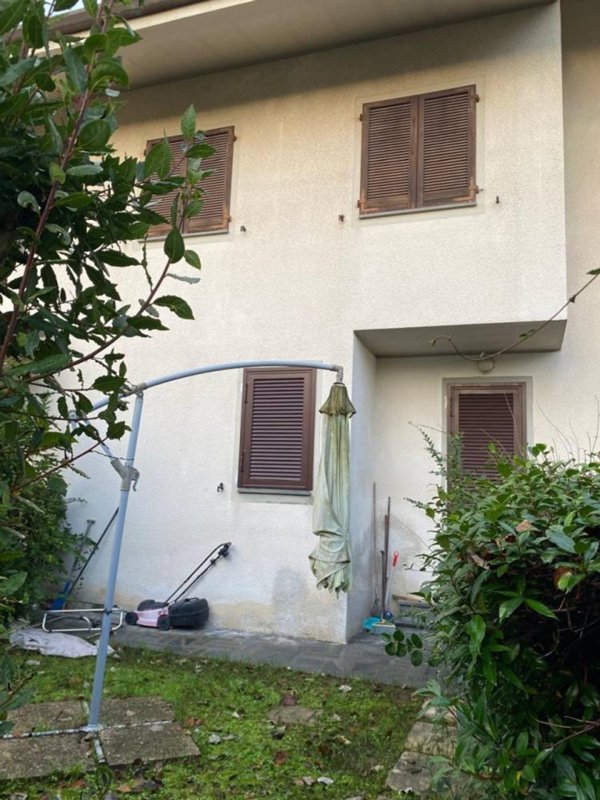 casa indipendente in vendita a Forte dei Marmi in zona Vaiana