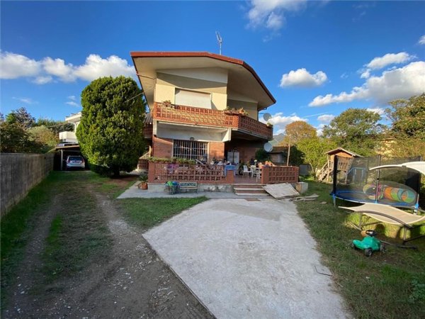 casa indipendente in vendita a Forte dei Marmi