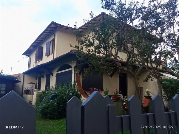 casa indipendente in vendita a Forte dei Marmi
