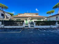 casa indipendente in vendita a Forte dei Marmi in zona Vittoria Apuana