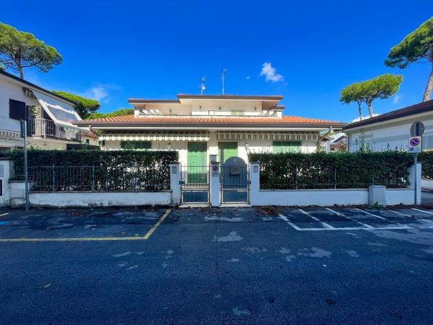 casa indipendente in vendita a Forte dei Marmi in zona Vittoria Apuana