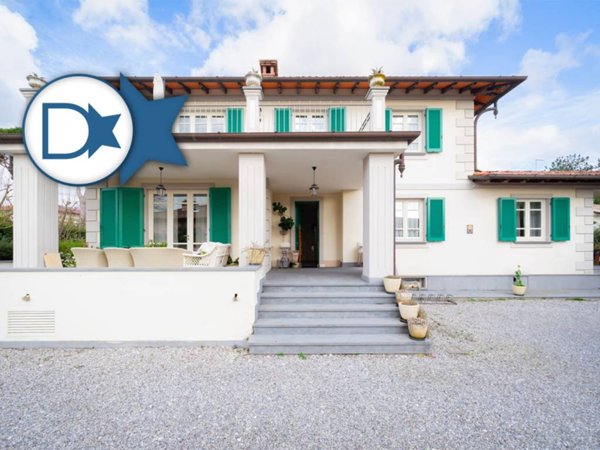 casa indipendente in vendita a Forte dei Marmi