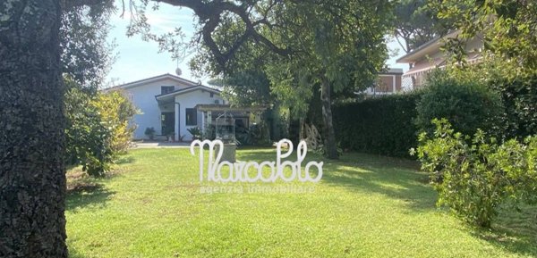 casa indipendente in vendita a Forte dei Marmi