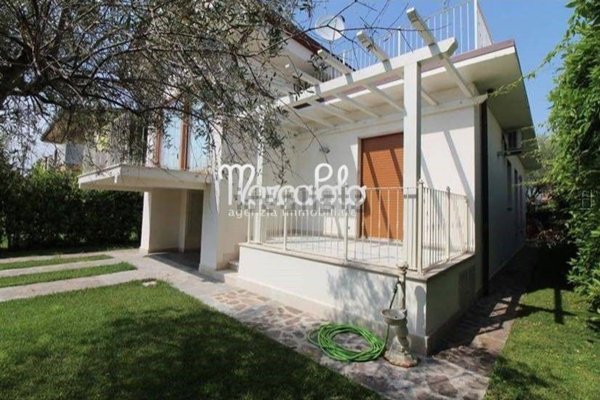 casa indipendente in vendita a Forte dei Marmi