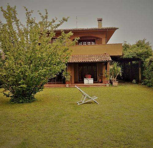 casa indipendente in vendita a Forte dei Marmi