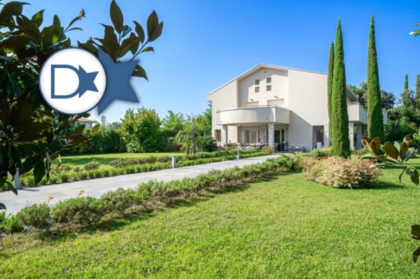 casa indipendente in vendita a Forte dei Marmi