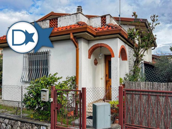 casa indipendente in vendita a Forte dei Marmi