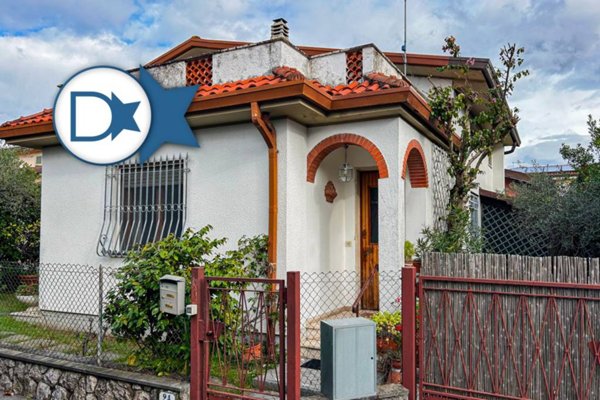 casa indipendente in vendita a Forte dei Marmi