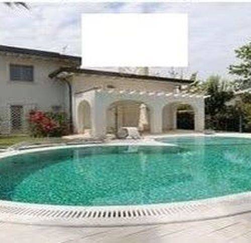 casa indipendente in vendita a Forte dei Marmi