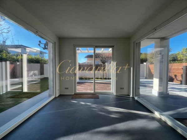 casa indipendente in vendita a Forte dei Marmi