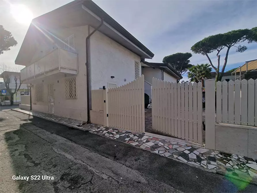 casa indipendente in vendita a Forte dei Marmi in zona Vittoria Apuana