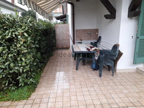 casa indipendente in vendita a Forte dei Marmi in zona Vittoria Apuana