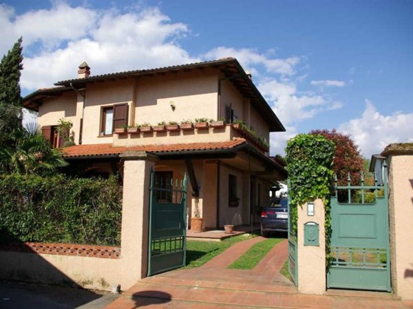 casa indipendente in vendita a Forte dei Marmi