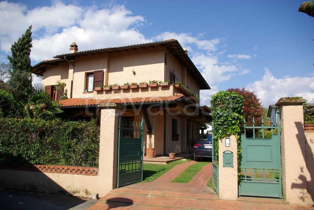 casa indipendente in vendita a Forte dei Marmi