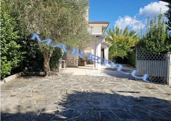 casa indipendente in vendita a Forte dei Marmi