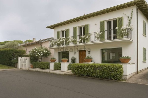 casa indipendente in vendita a Forte dei Marmi in zona Vittoria Apuana