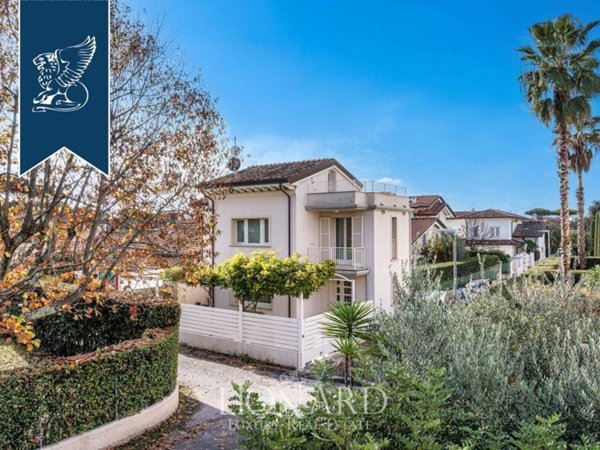 casa indipendente in vendita a Forte dei Marmi