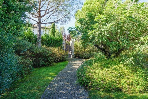 casa indipendente in vendita a Forte dei Marmi in zona Vittoria Apuana