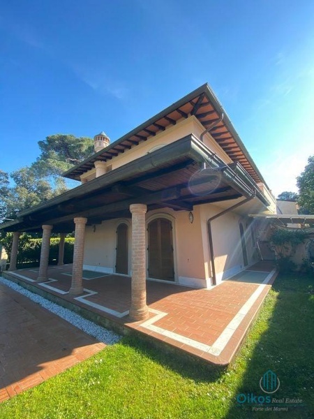 casa indipendente in vendita a Forte dei Marmi