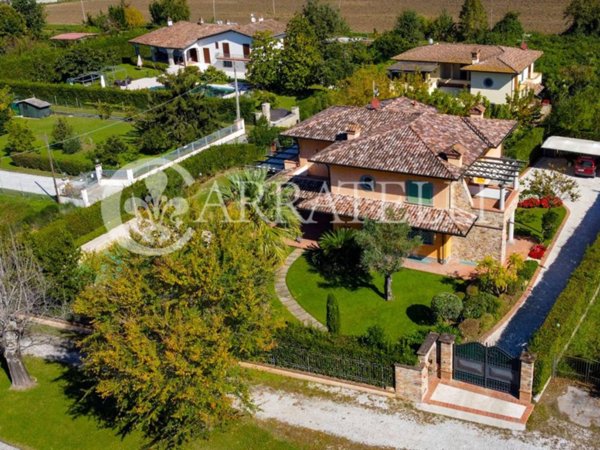 casa indipendente in vendita a Forte dei Marmi