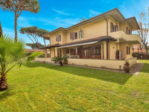 casa indipendente in vendita a Forte dei Marmi