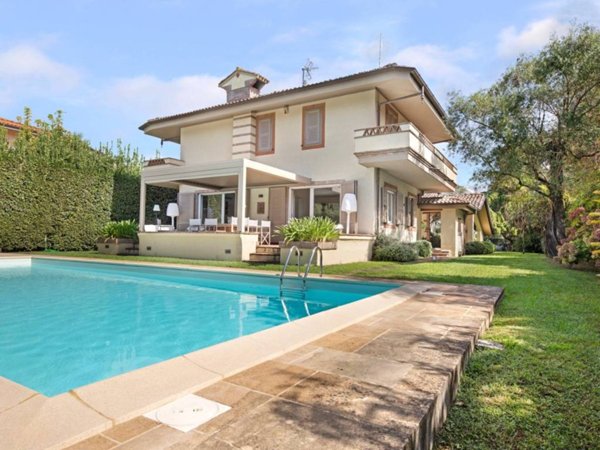 casa indipendente in vendita a Forte dei Marmi