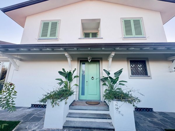 casa indipendente in vendita a Forte dei Marmi