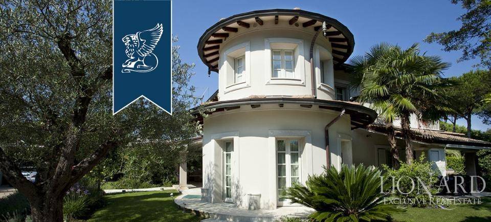 casa indipendente in vendita a Forte dei Marmi in zona Vittoria Apuana
