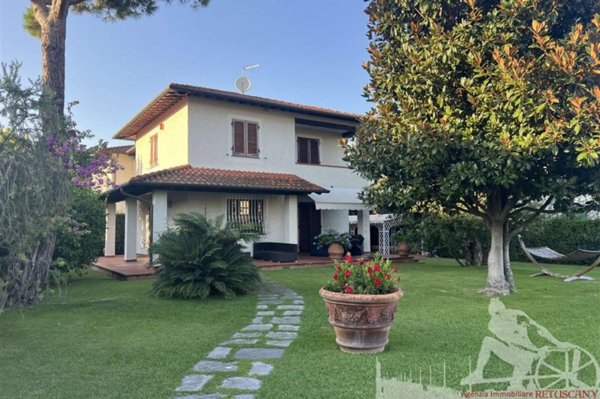 casa indipendente in vendita a Forte dei Marmi
