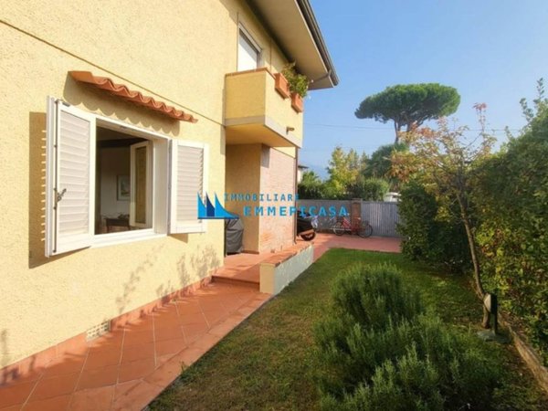 casa indipendente in vendita a Forte dei Marmi