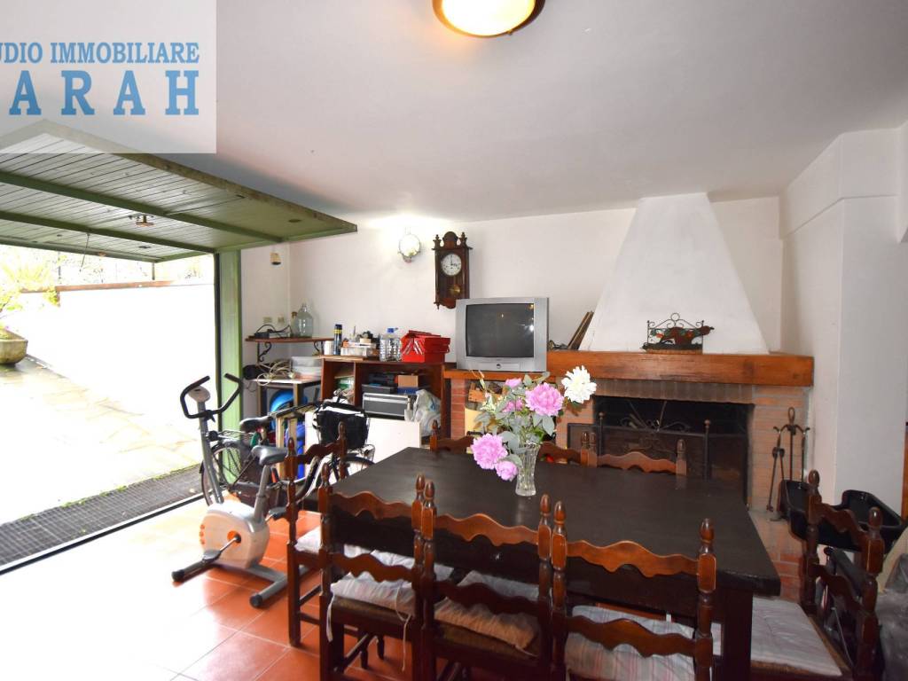 casa indipendente in vendita a Forte dei Marmi in zona Vittoria Apuana