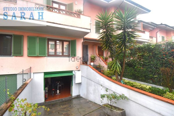 casa indipendente in vendita a Forte dei Marmi in zona Vittoria Apuana