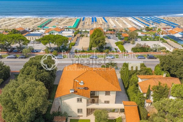 casa indipendente in vendita a Forte dei Marmi