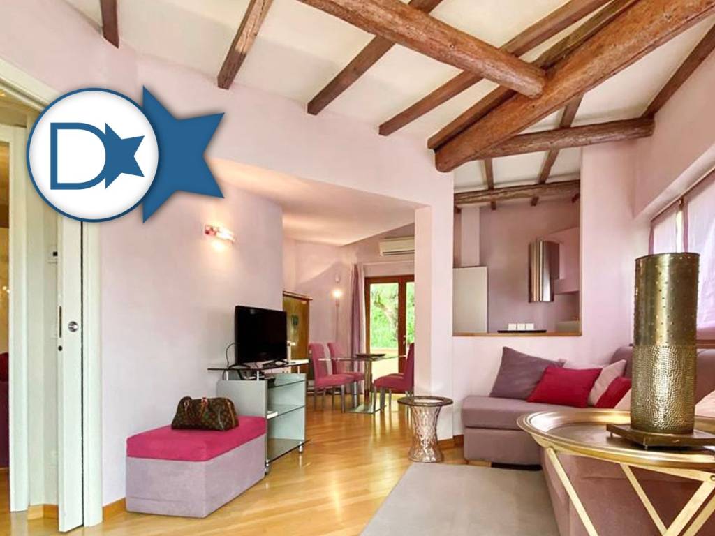 appartamento in vendita a Forte dei Marmi in zona Vittoria Apuana