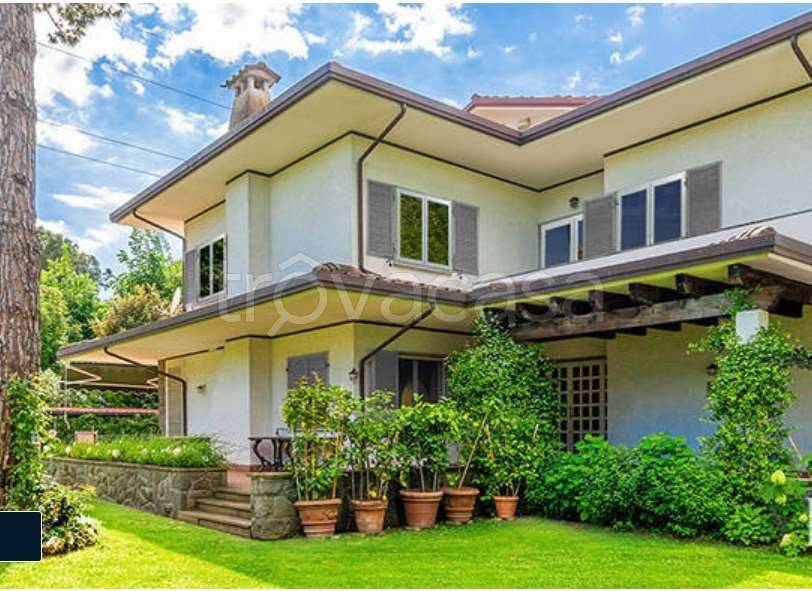 casa indipendente in vendita a Forte dei Marmi