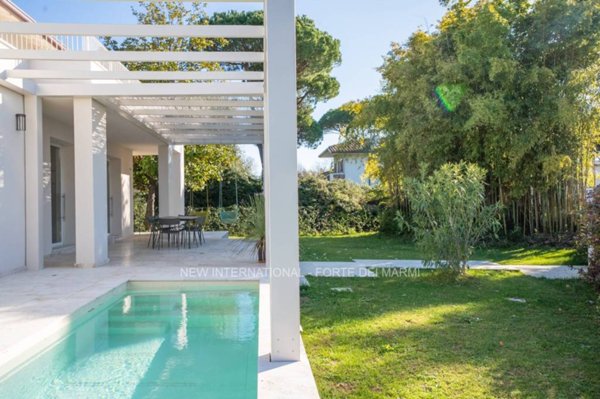 casa indipendente in vendita a Forte dei Marmi
