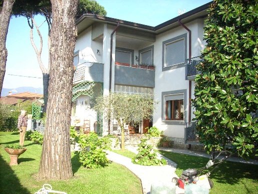 casa indipendente in vendita a Forte dei Marmi