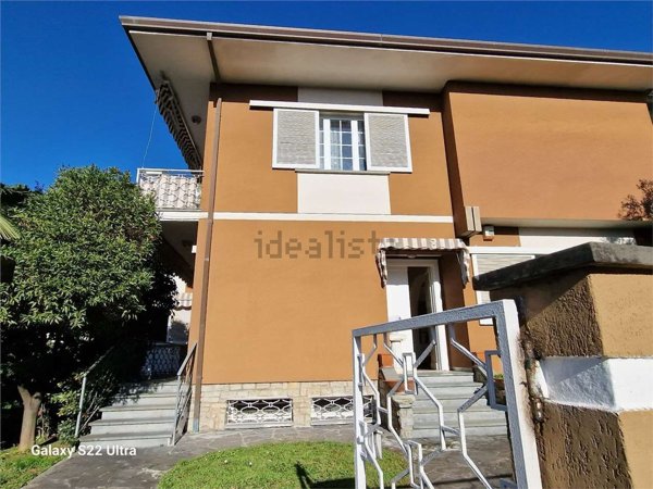 appartamento in vendita a Forte dei Marmi in zona Vaiana