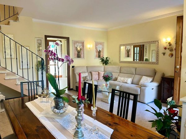 casa indipendente in vendita a Forte dei Marmi in zona Vittoria Apuana