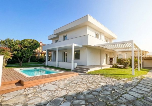 casa indipendente in vendita a Forte dei Marmi