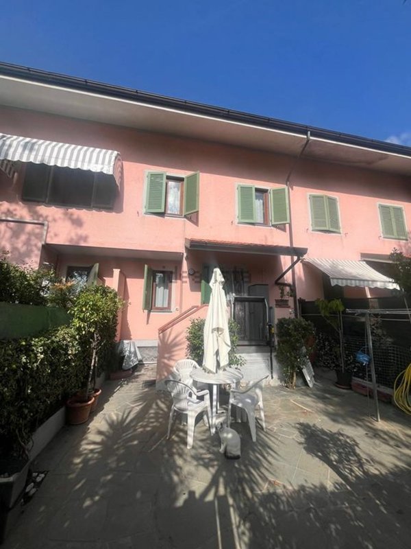 casa indipendente in vendita a Forte dei Marmi in zona Vittoria Apuana