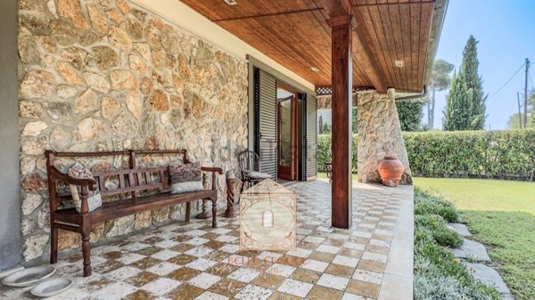 casa indipendente in vendita a Forte dei Marmi in zona Vittoria Apuana