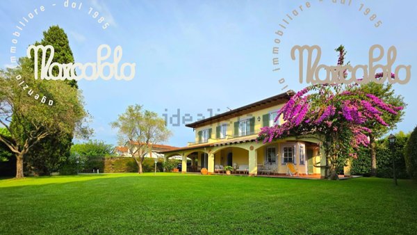 casa indipendente in vendita a Forte dei Marmi