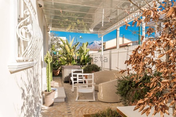 casa indipendente in vendita a Forte dei Marmi