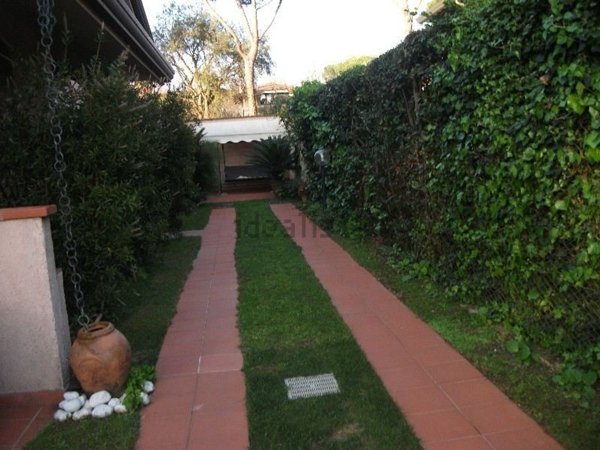 casa indipendente in vendita a Forte dei Marmi