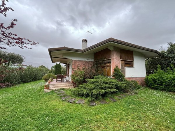 casa indipendente in vendita a Forte dei Marmi