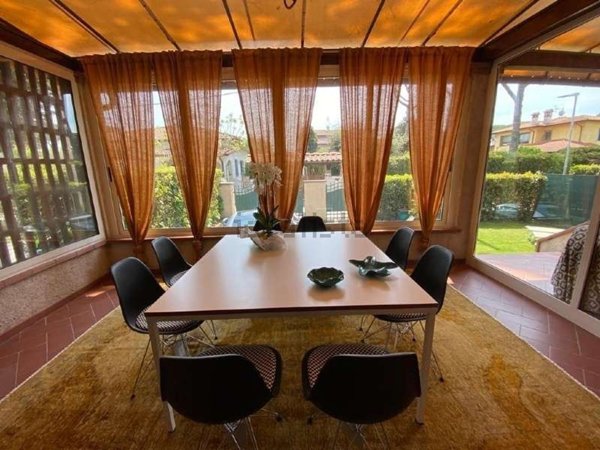 casa indipendente in vendita a Forte dei Marmi